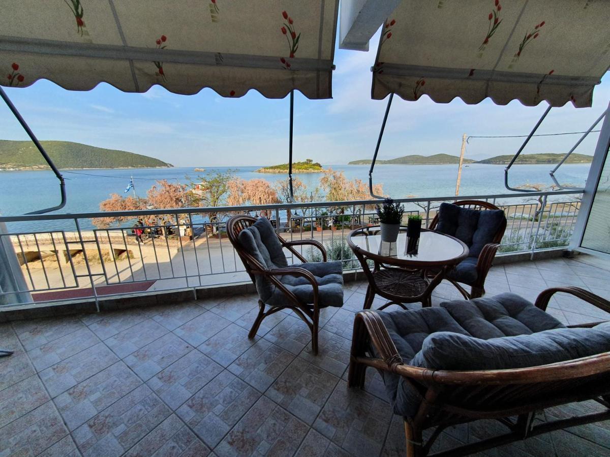 Ferienwohnung Θέα Μπροστά Στη Θάλασσα Néa Péramos Exterior foto